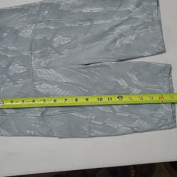 Lululemon Athletica Mint Green Swift Speed High-Rise Shorts W7CCDS Size 4 - Picture 10 of 13